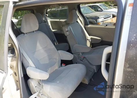 2015 Toyota Sienna Le 8 Passenger из США, поврежденный, VIN 5TDKK3DCXFS552524